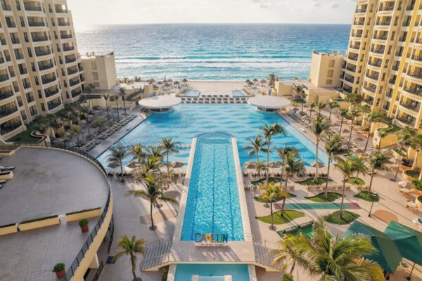 Holiday Inn Club Vacations The Royal Sands by IHG – All inclusive